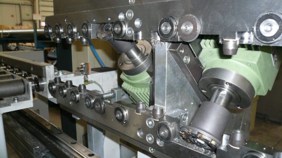 Kantenbearbeitungsmaschine für Metallplatten