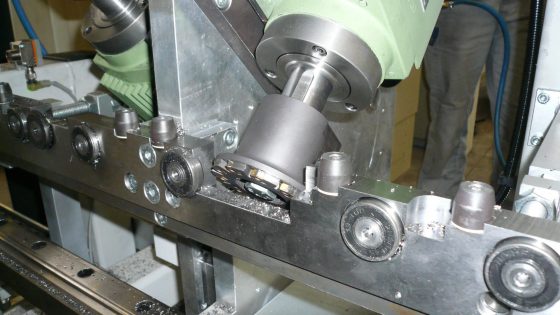 Metallbearbeitungsmodul mit Präzisionsteilen