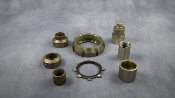 Goldfarbene Metallkomponente